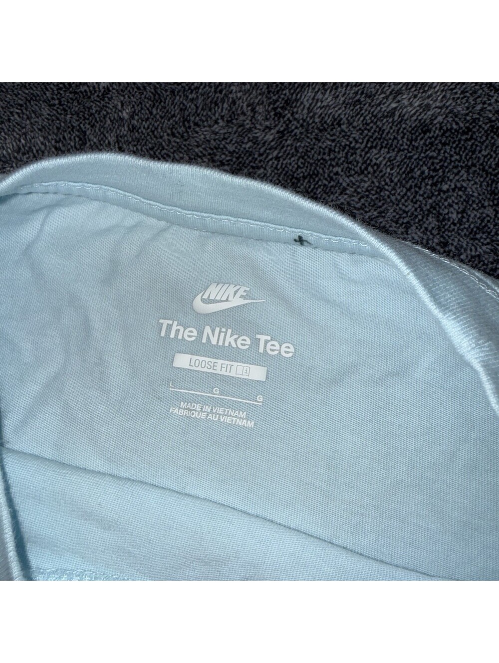 Nike Sportswear Sneaks & Snacks T-Shirt Size large - Picture 6 of 6